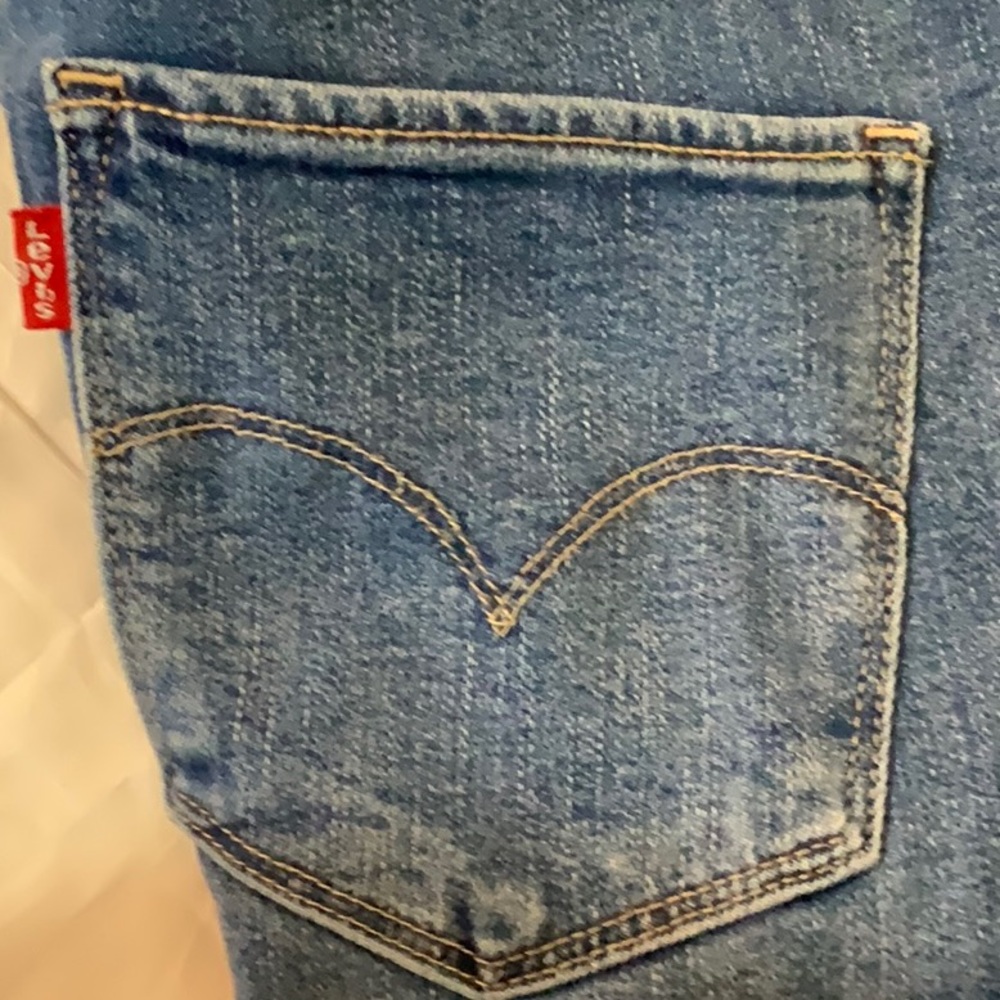 Levi’s - Picture 6 of 10